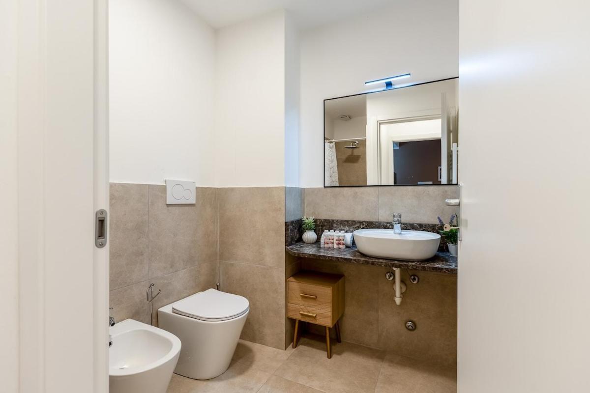 شقة Authentic Private Flat 2 Min From Navigli ميلان المظهر الخارجي الصورة
